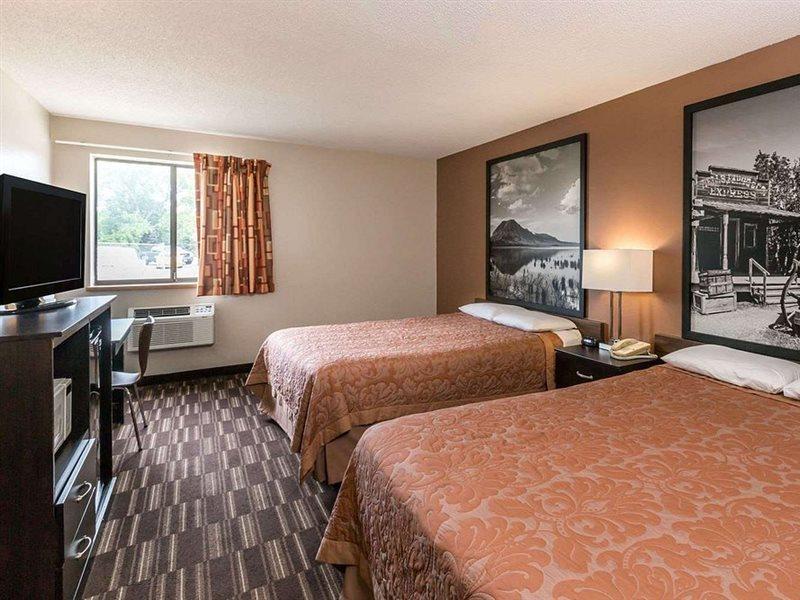 Super 8 By Wyndham Madison Otel Dış mekan fotoğraf