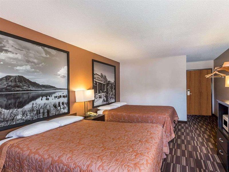 Super 8 By Wyndham Madison Otel Dış mekan fotoğraf