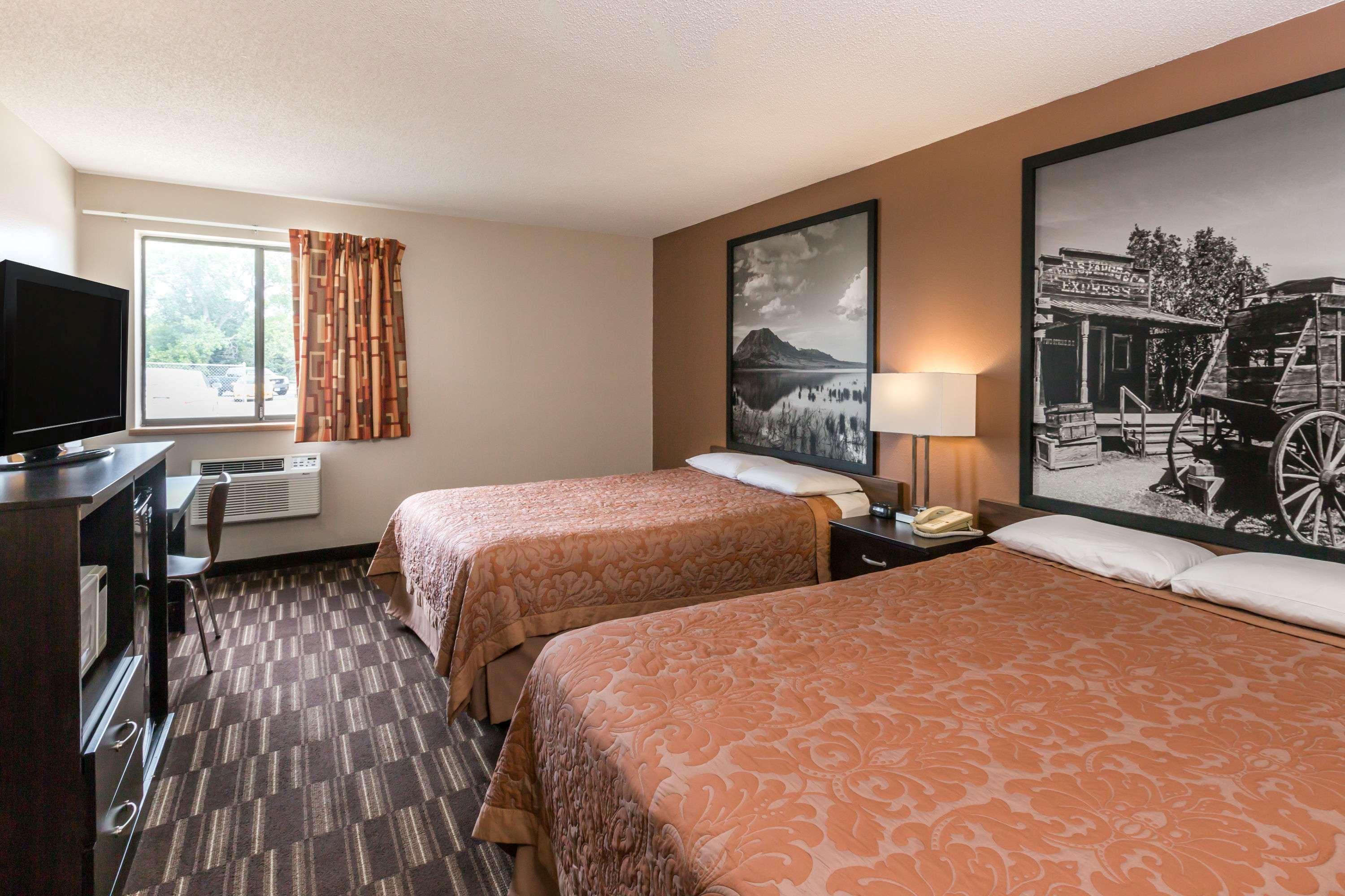 Super 8 By Wyndham Madison Otel Dış mekan fotoğraf