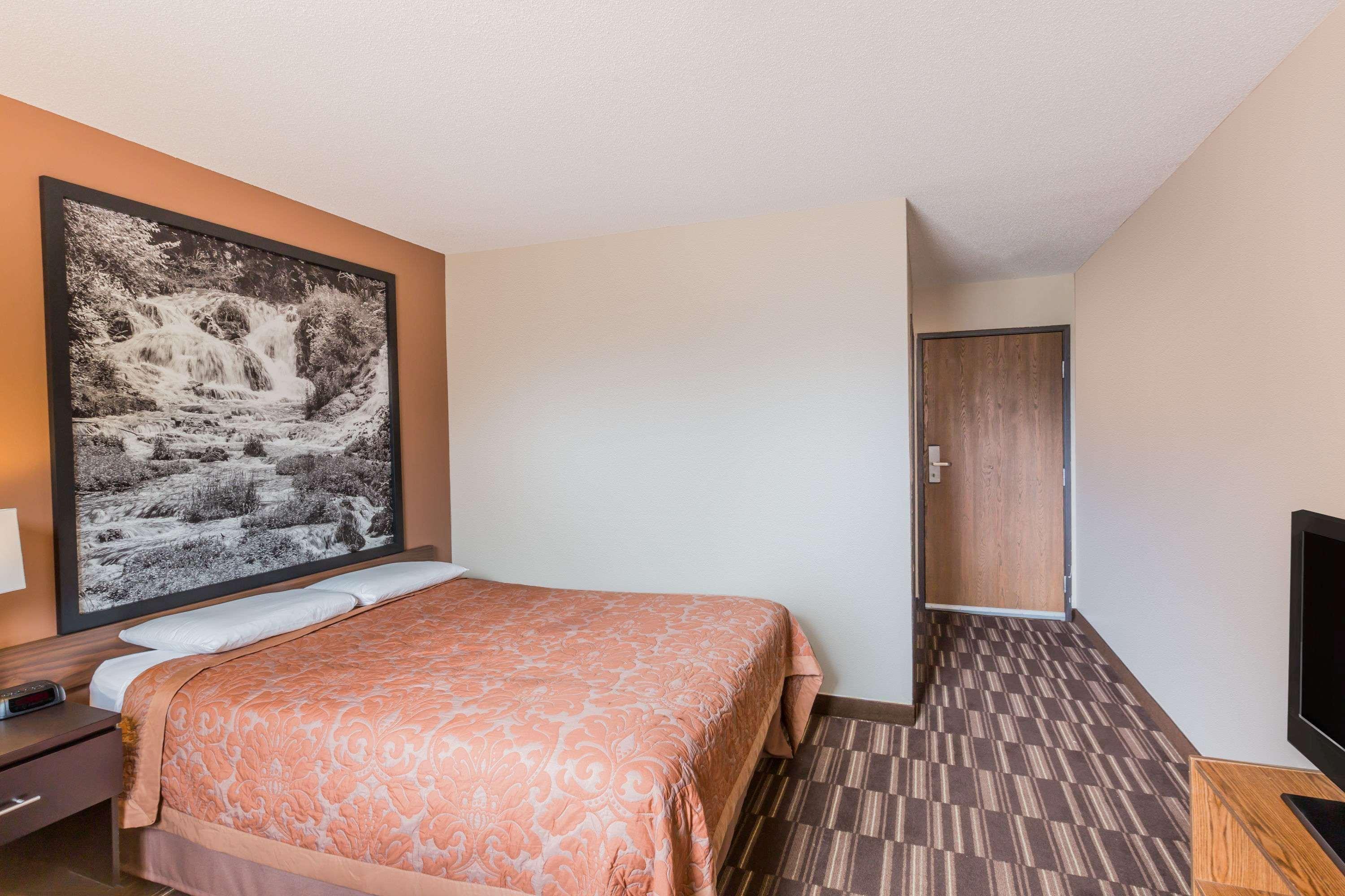 Super 8 By Wyndham Madison Otel Dış mekan fotoğraf